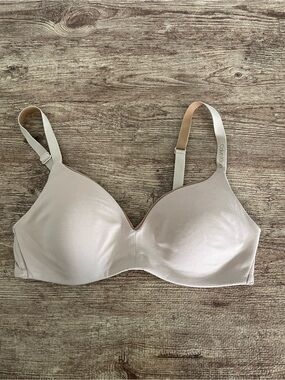 Calvin Klein Tan T-Shirt Bra Size Small